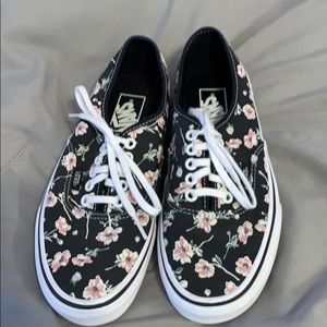 Never worn floral vans size 8 womens/ 6.5 men’s